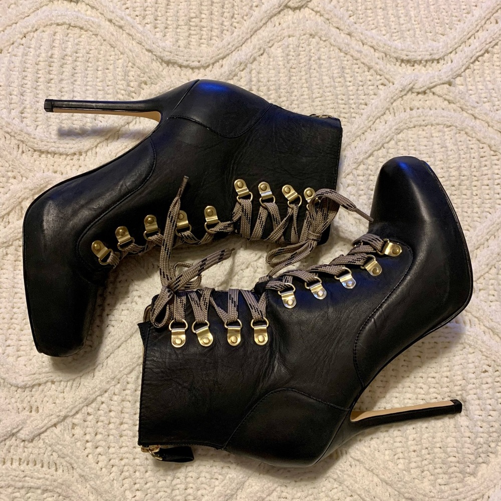 Boutique 9 Black Lace Up Boots size 8.5 style Barrow NEW